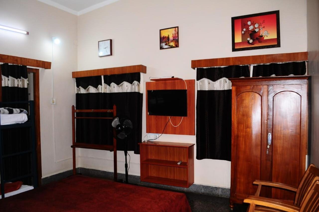 Park Corner Home Stay Coonoor Buitenkant foto